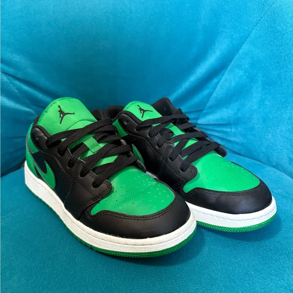 Jordan Green and Black Sneakers with Low-Top Design and Clean White Midsole - Picture 1 of 4